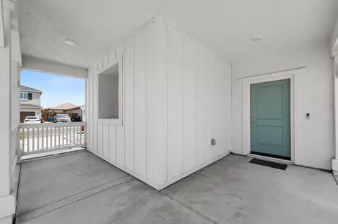 Exterior - 842 Norfolk Ave, Patterson, CA 95363 photo 4 of 10