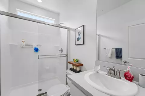 Bath - 842 Norfolk Ave, Patterson, CA 95363 photo 1 of 4