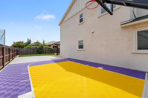 Exterior - 842 Norfolk Ave, Patterson, CA 95363 photo 5 of 10