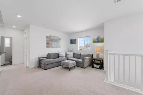 Entry Way - 842 Norfolk Ave, Patterson, CA 95363 photo 8 of 10