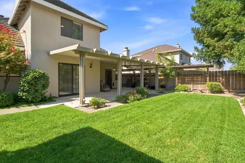Exterior - 887 E Milgeo Ave, Ripon, CA 95366 photo 5 of 7