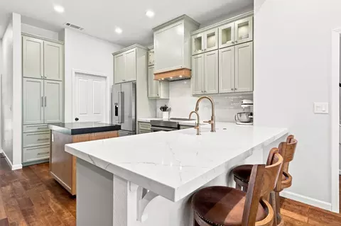 Kitchen - 887 E Milgeo Ave, Ripon, CA 95366 photo 2 of 10