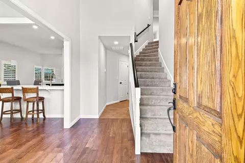 Entry Way - 887 E Milgeo Ave, Ripon, CA 95366 photo 1 of 6