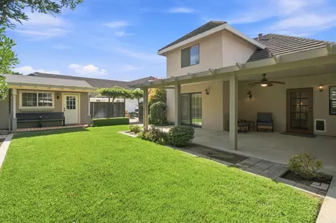 Exterior - 887 E Milgeo Ave, Ripon, CA 95366 photo 4 of 7