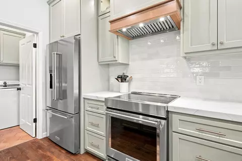 Kitchen - 887 E Milgeo Ave, Ripon, CA 95366 photo 7 of 10