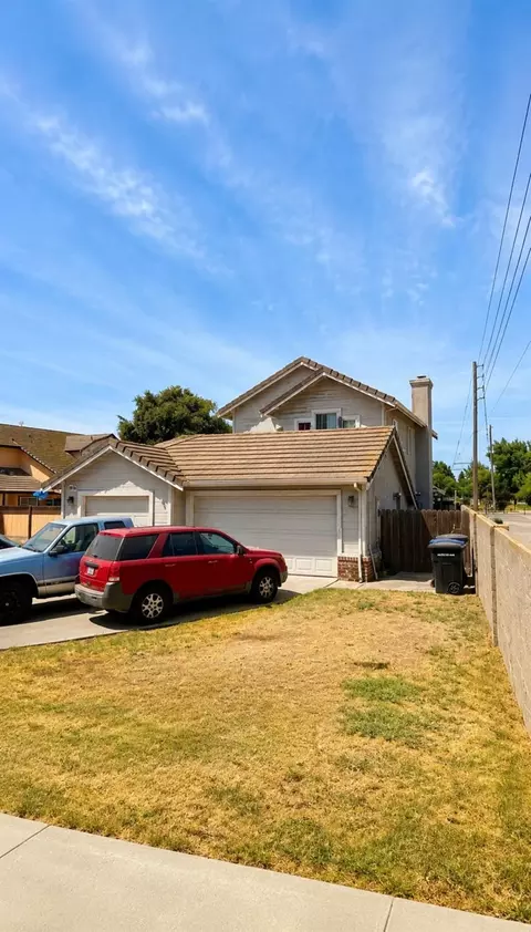 Exterior - 737 Redfield Ave, Modesto, CA 95357 photo 2 of 4