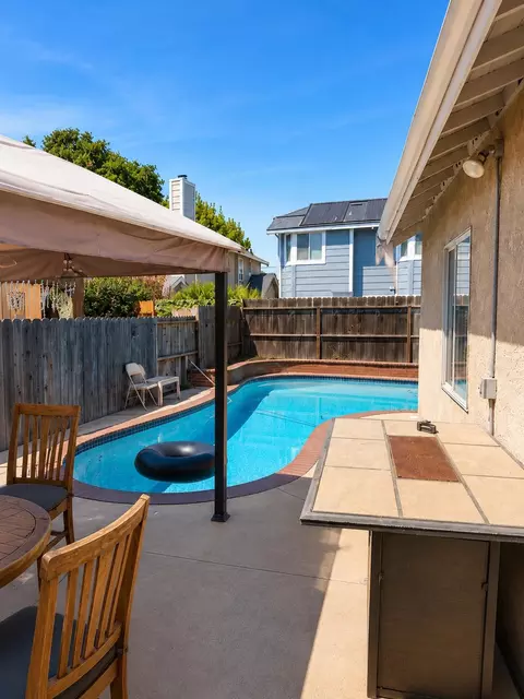 Exterior - 737 Redfield Ave, Modesto, CA 95357 photo 4 of 5