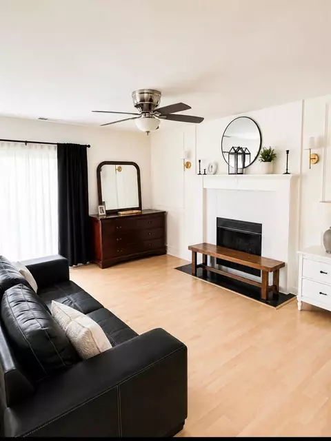 Living - 737 Redfield Ave, Modesto, CA 95357 photo 4 of 4