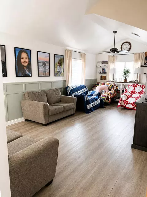 Living - 737 Redfield Ave, Modesto, CA 95357 photo 3 of 4