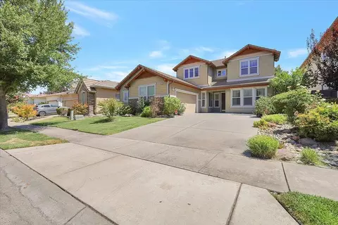 5018 Crest Dr, Sacramento, CA 95835