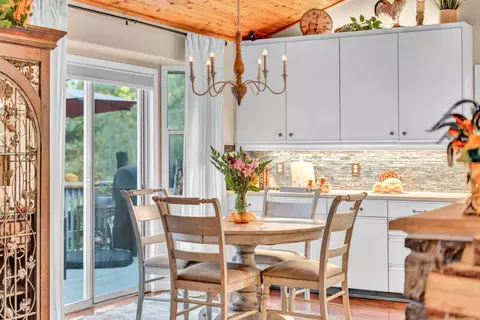 Dining - 5962 Arrowhead Dr, Foresthill, CA 95631 photo 2 of 2