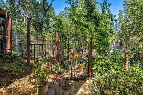 Exterior - 5962 Arrowhead Dr, Foresthill, CA 95631 photo 18 of 22