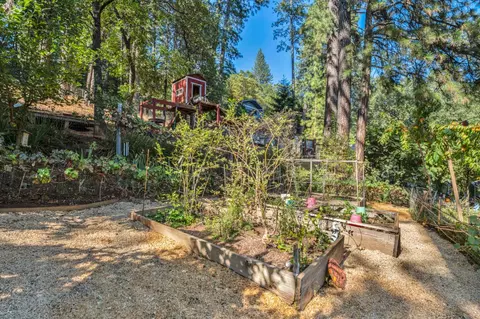 Exterior - 5962 Arrowhead Dr, Foresthill, CA 95631 photo 17 of 22