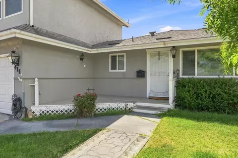 Exterior - 411 Whitney St, Lodi, CA 95242 photo 5 of 9