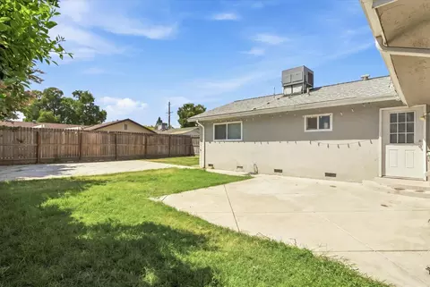 Exterior - 411 Whitney St, Lodi, CA 95242 photo 7 of 9