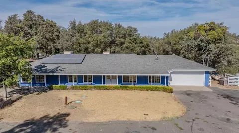 4002 Farris Dr, Valley Springs, CA 95252