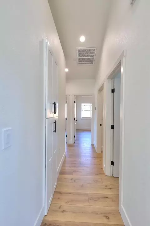 Entry Way - 5405 10th St, Keyes, CA 95328 photo 2 of 4