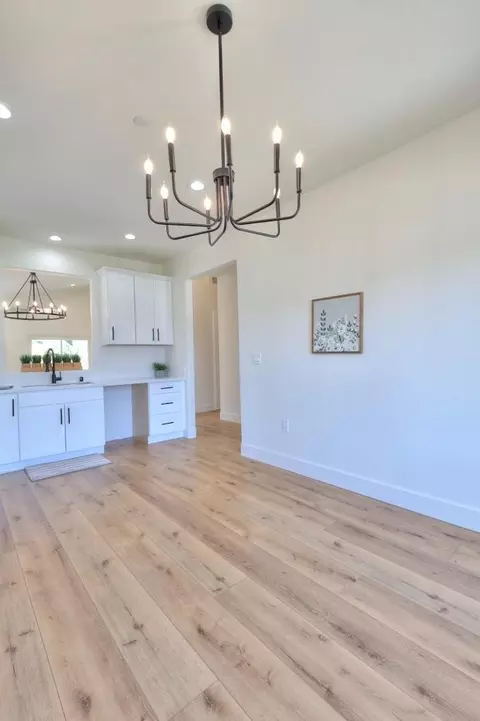 Dining - 5405 10th St, Keyes, CA 95328 photo 3 of 6
