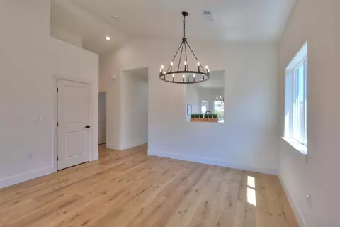 Dining - 5405 10th St, Keyes, CA 95328 photo 6 of 6