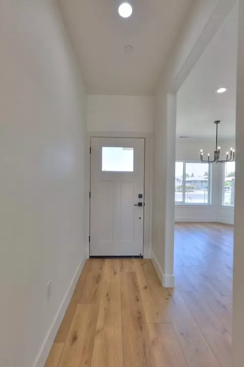 Entry Way - 5405 10th St, Keyes, CA 95328 photo 1 of 4