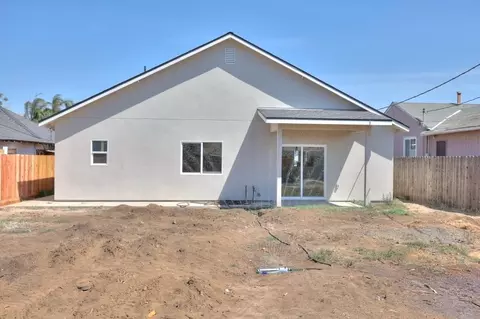 Exterior - 5405 10th St, Keyes, CA 95328 photo 6 of 8