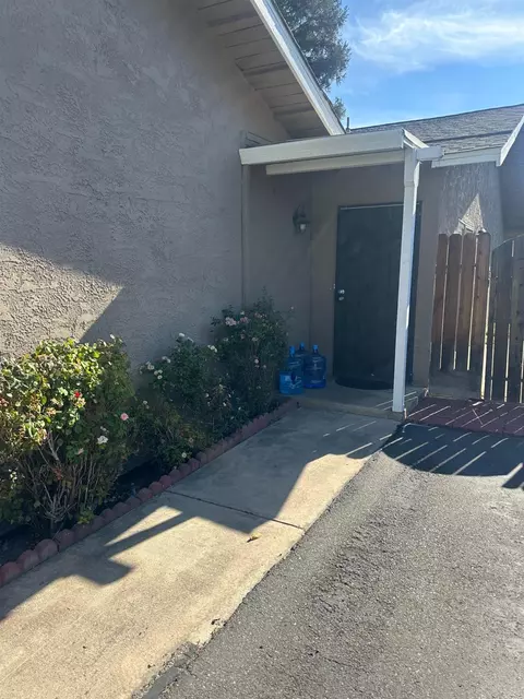 4000 Fara Biundo Dr #37, Modesto, CA 95355