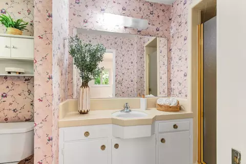 Bath - 5649 Newbury Way, Carmichael, CA 95608 photo 2 of 4