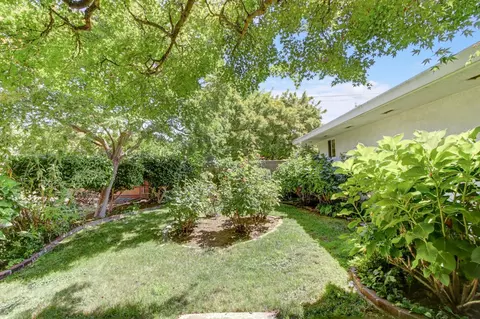 Exterior - 5649 Newbury Way, Carmichael, CA 95608 photo 8 of 15