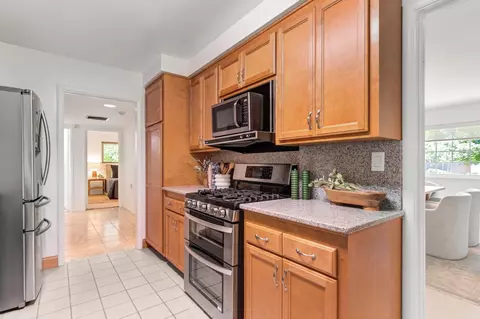 Kitchen - 5649 Newbury Way, Carmichael, CA 95608 photo 4 of 4