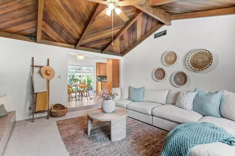 Living - 5649 Newbury Way, Carmichael, CA 95608 photo 4 of 5