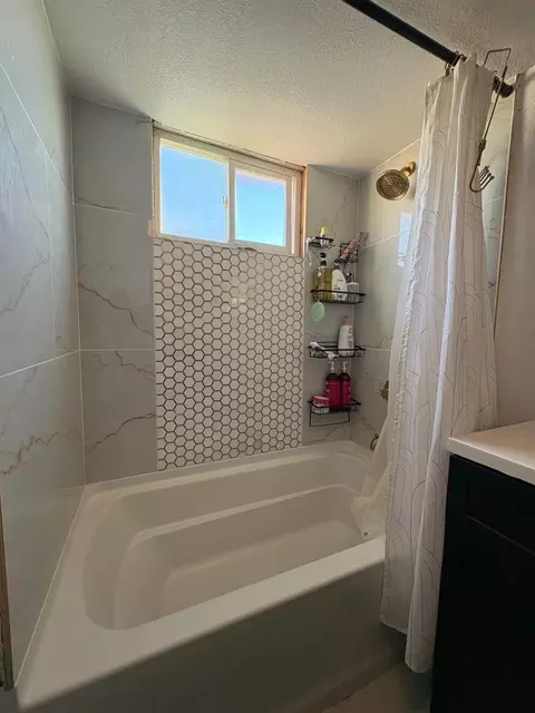 Bath - 34 Arizona Way, Olivehurst, CA 95961 photo 4 of 4