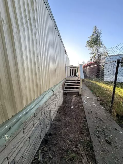 Exterior - 34 Arizona Way, Olivehurst, CA 95961 photo 5 of 8