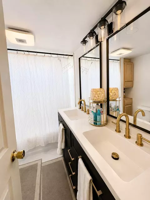 Bath - 34 Arizona Way, Olivehurst, CA 95961 photo 1 of 4