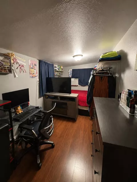 Bedroom - 34 Arizona Way, Olivehurst, CA 95961 photo 2 of 4