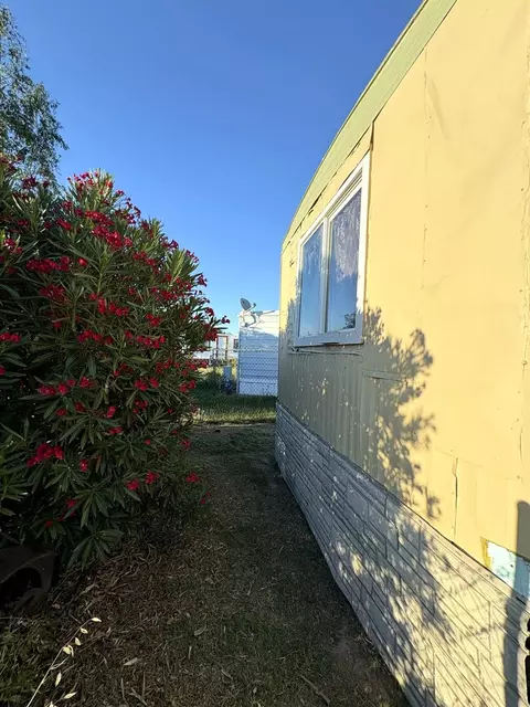 Exterior - 34 Arizona Way, Olivehurst, CA 95961 photo 4 of 8