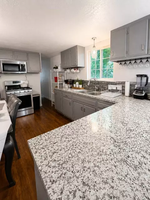 Kitchen - 34 Arizona Way, Olivehurst, CA 95961 photo 1 of 2