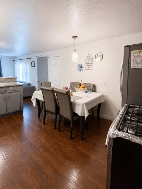 Kitchen - 34 Arizona Way, Olivehurst, CA 95961 photo 2 of 2