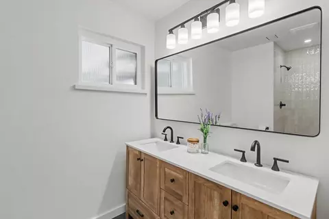 Bath - 2032 Mission Ave, Carmichael, CA 95608 photo 1 of 8