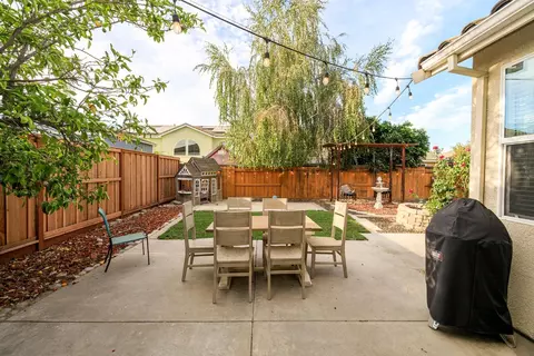 Exterior - 3711 Pomegranate Ave, Ceres, CA 95307 photo 3 of 9