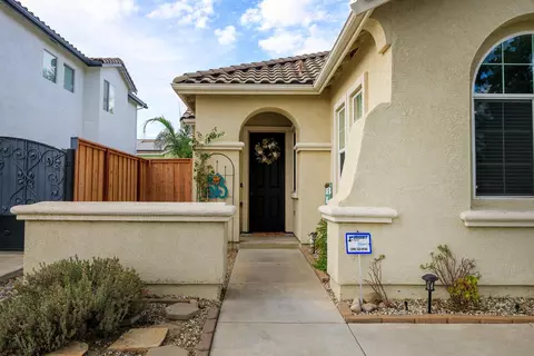 Exterior - 3711 Pomegranate Ave, Ceres, CA 95307 photo 2 of 9