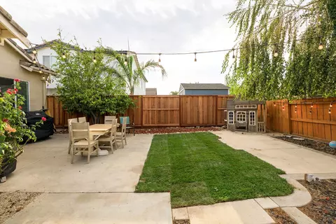 Exterior - 3711 Pomegranate Ave, Ceres, CA 95307 photo 5 of 9
