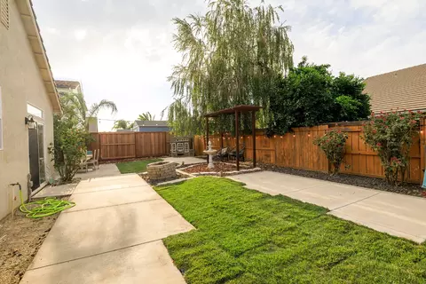 Exterior - 3711 Pomegranate Ave, Ceres, CA 95307 photo 7 of 9