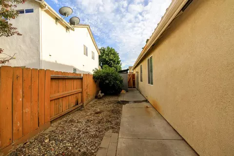 Exterior - 3711 Pomegranate Ave, Ceres, CA 95307 photo 9 of 9