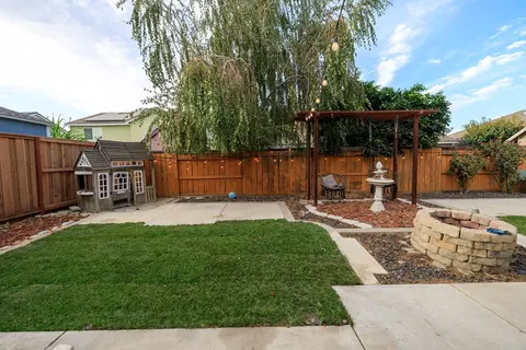 Exterior - 3711 Pomegranate Ave, Ceres, CA 95307 photo 4 of 9