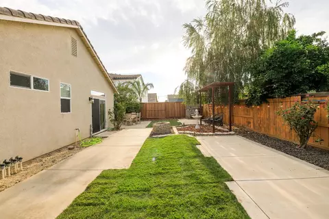 Exterior - 3711 Pomegranate Ave, Ceres, CA 95307 photo 6 of 9
