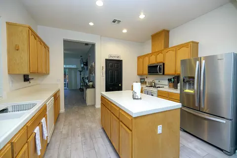 Kitchen - 3711 Pomegranate Ave, Ceres, CA 95307 photo 5 of 5