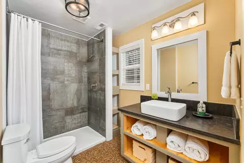 Bath - 12865 Mierkey Rd, Pine Grove, CA 95665 photo 4 of 6