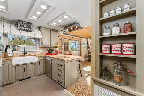 Kitchen - 12865 Mierkey Rd, Pine Grove, CA 95665 photo 3 of 7