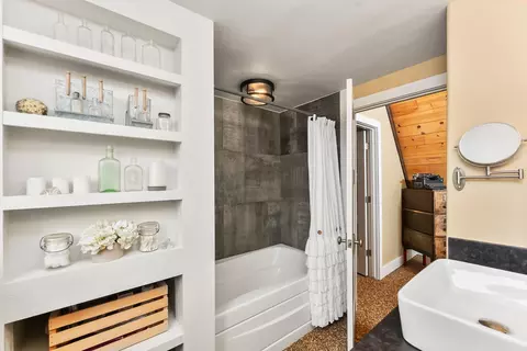 Bath - 12865 Mierkey Rd, Pine Grove, CA 95665 photo 3 of 6