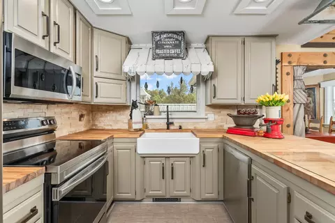 Kitchen - 12865 Mierkey Rd, Pine Grove, CA 95665 photo 1 of 7